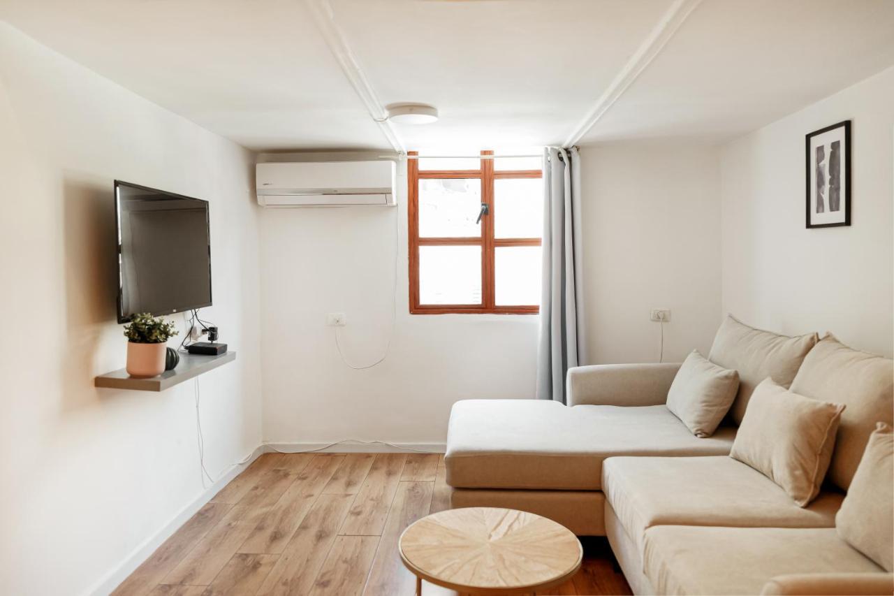 Theodor Apartments By Gamtiza Tel Aviv Bagian luar foto