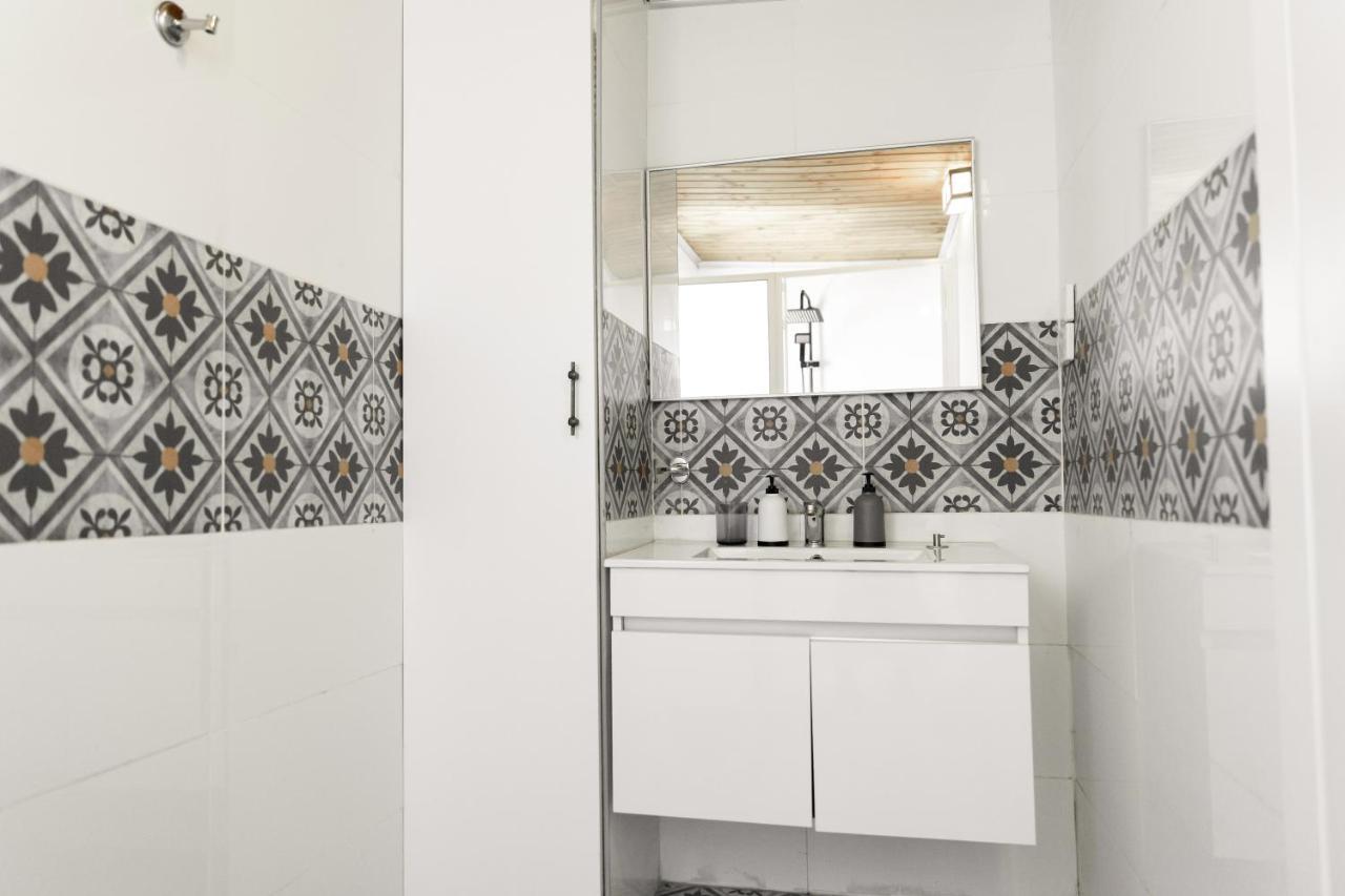 Theodor Apartments By Gamtiza Tel Aviv Bagian luar foto